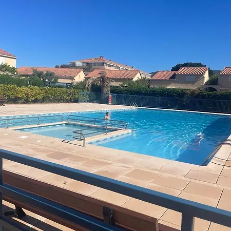 Mazet Climatise Avec Piscine A 700m, Bormes