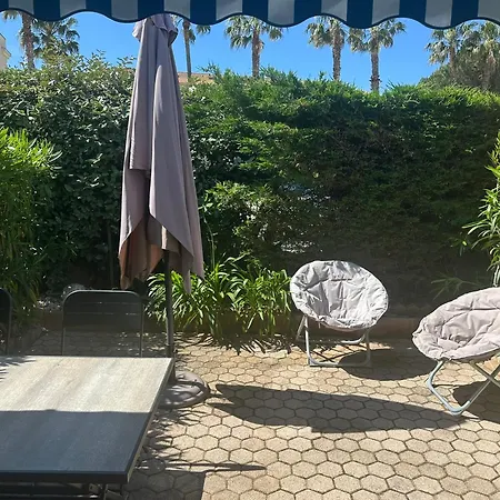 Mazet Climatise Avec Piscine A 700m, Bormes 度假居